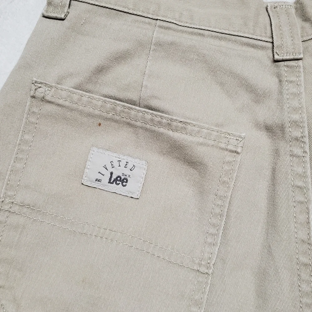 VINTAGE Lee Riveted High Rise Waist USA Made Large Pocket Khaki Shorts 10M